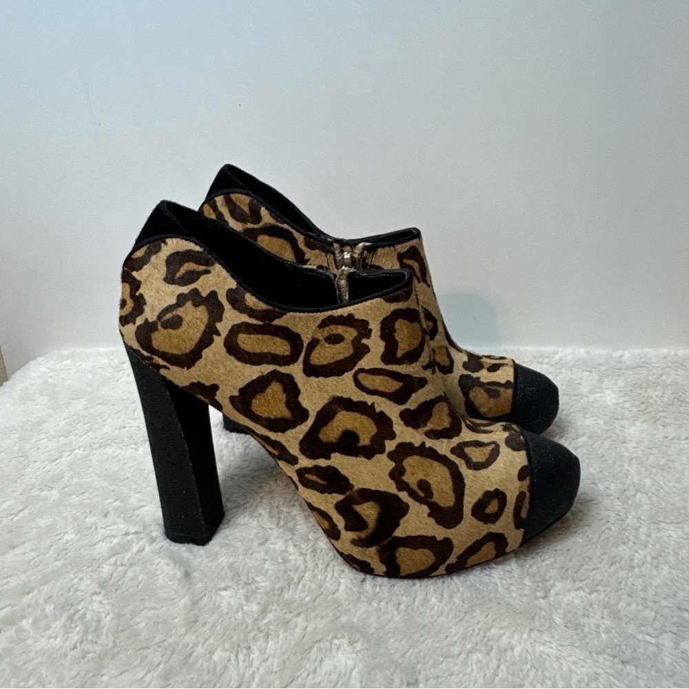 SAM EDELMAN FELIX Leopard Bootie. Black glitter toes and heels. Side zippers. 6